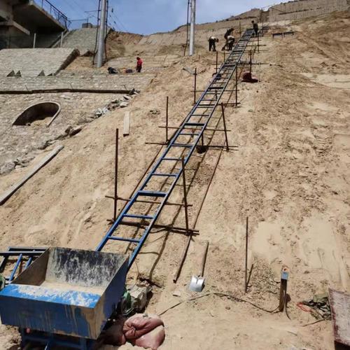 工地陡坡护坡运料提升机 建筑爬山虎上料机轨道爬坡机【价格,厂家